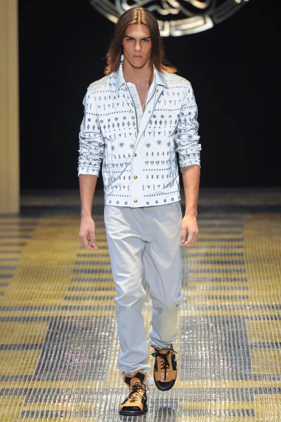 Look 37